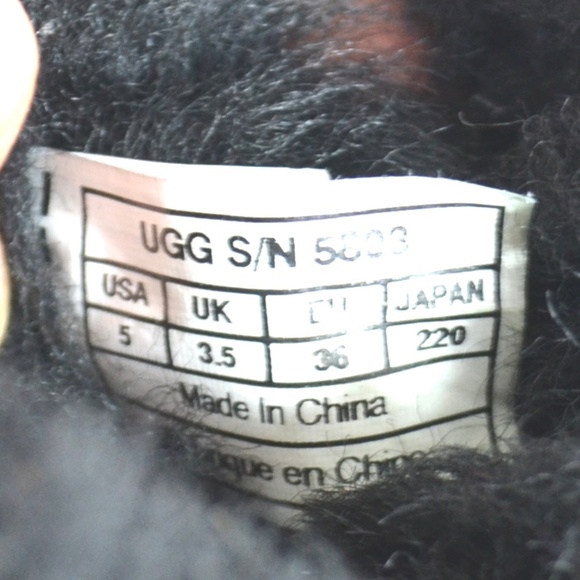 UGG Australia Womens Bailey Button BOOTS 5803 - Picture 6 of 6